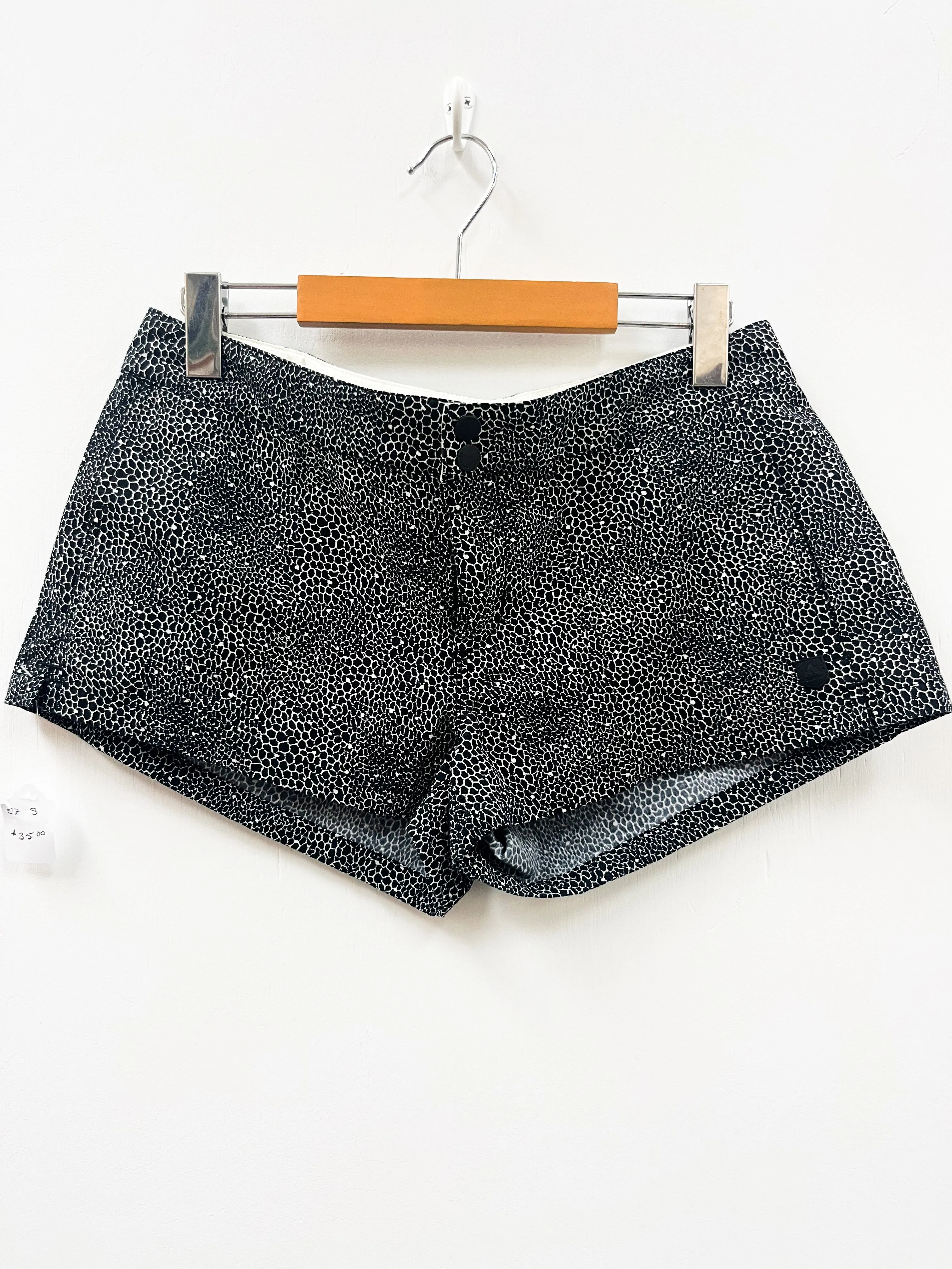 Burton durable goods shorts
