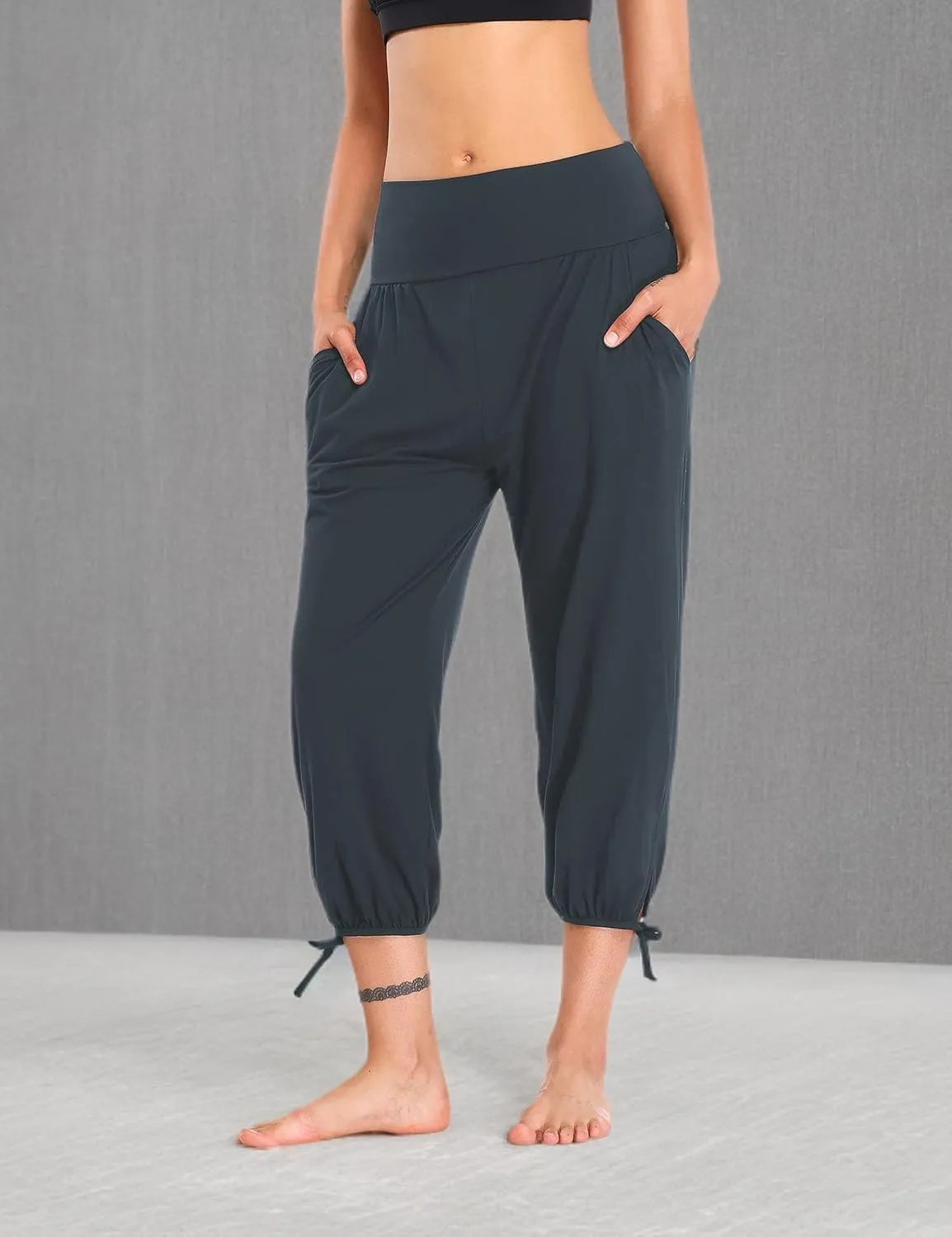 DIBAOLONG Womens Yoga Pants Capri Loose Workout Sweatpants Comfy Lounge Joggers with Pockets