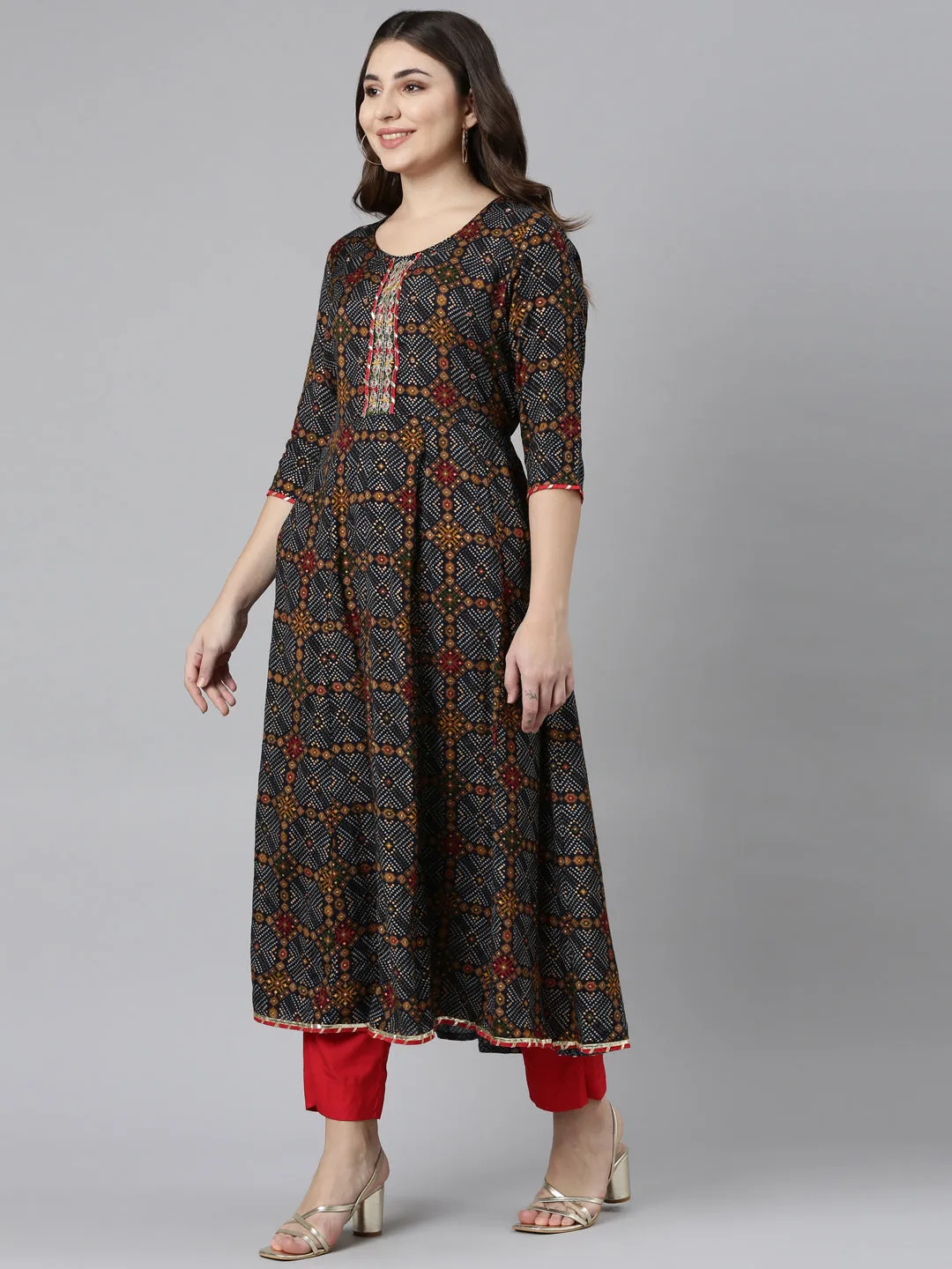 Neeru's Black Regular Straight Printed Readymade Suits