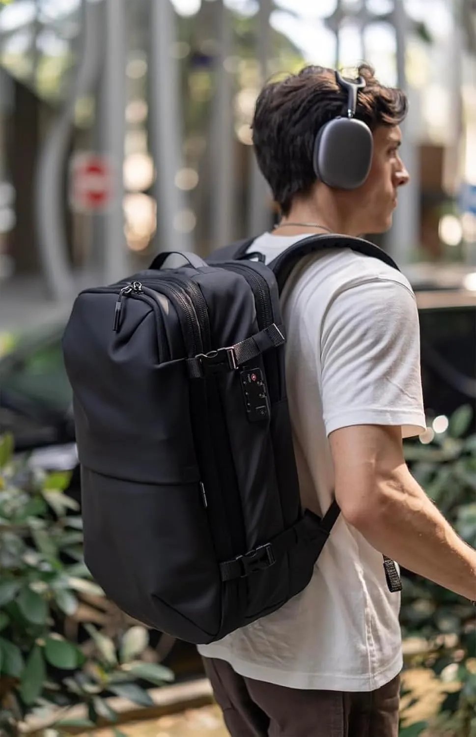 Vortex Vacuum Seal Travel Backpack 60L Exapandable Air Compression System Water Resistant TSA Lock Carry-On Suitcase Luggage Black AERO - No Vacuum Pump